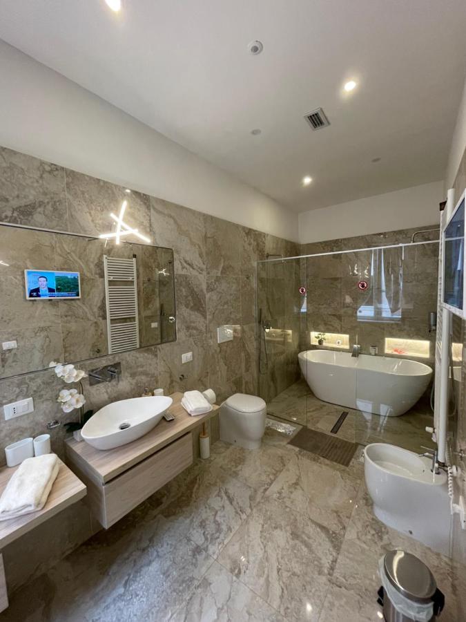 Luxury 3 Al Duomo Di Parma Apartment Exterior photo